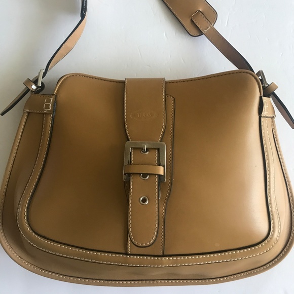 Authentic✴️Tods Leather Shoulder Bag. Camel Brown.